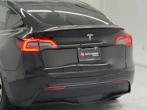 Used 2023 Tesla Model Y Performance AWD/4WD image 33