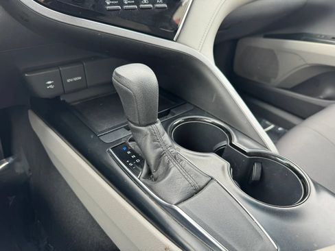 Used 2018 Toyota Camry LE FWD image 28