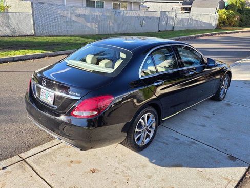 Used 2017 Mercedes-Benz C 300 4MATIC Sedan image 5