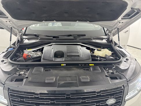 Used 2024 Land Rover Range Rover Sport SE image 30