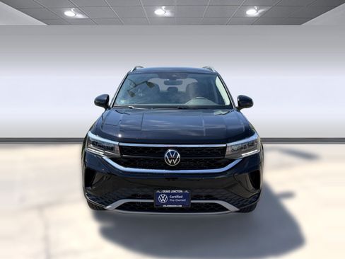 Used 2024 Volkswagen Taos SE AWD/4WD image 6