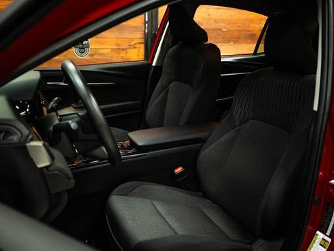 Used 2025 Toyota Camry LE w/ Convenience Package image 9