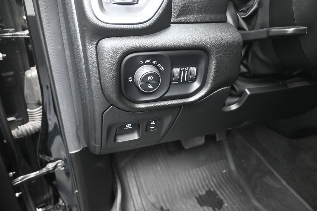Used 2023 RAM 1500 Laramie RWD image 13