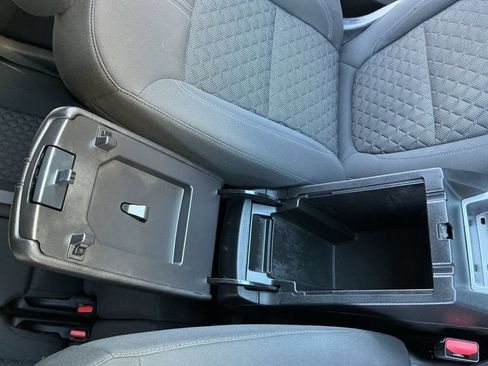 Used 2019 Chevrolet Blazer LT FWD image 25
