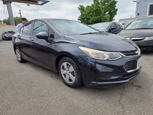 Used 2016 Chevrolet Cruze LS FWD image 4