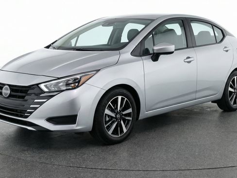 Used 2025 Nissan Versa SV FWD image 3