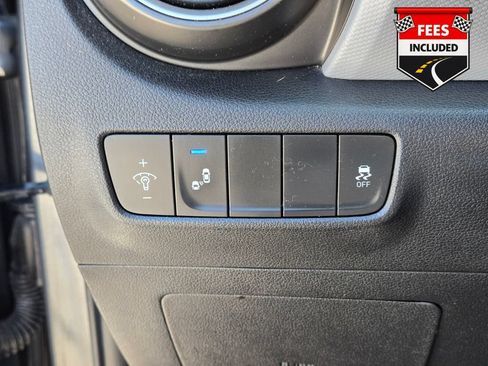 Used 2018 Hyundai Kona SEL FWD image 32