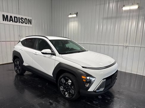 Used 2025 Hyundai Kona SEL AWD/4WD image 6