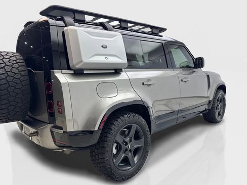 Used 2023 Land Rover Defender 110 X-Dynamic SE AWD/4WD image 13