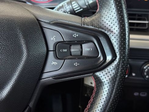 Used 2024 Chevrolet Trax RS w/ Sunroof Package FWD image 29