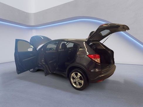 Used 2017 Honda HR-V LX image 11