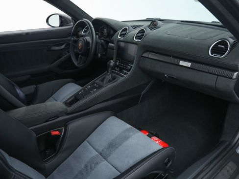 Used 2023 Porsche 718 Cayman GT4 RS RWD image 19