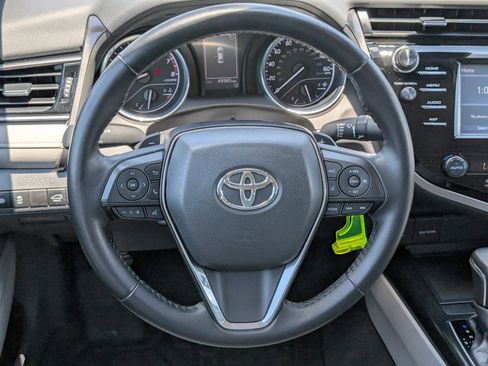 Used 2019 Toyota Camry SE FWD image 14