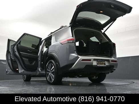 Used 2022 Nissan Pathfinder Platinum w/ Cargo Package AWD/4WD image 41