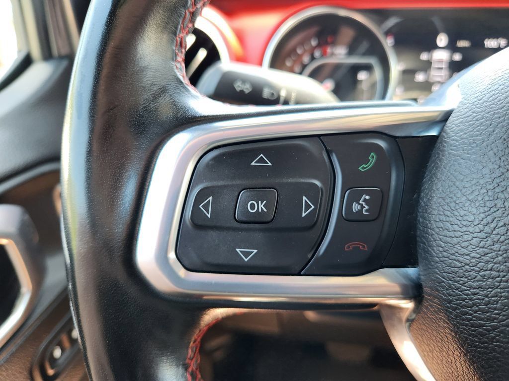 Used 2022 Jeep Wrangler Unlimited Rubicon w/ LED Lighting Group AWD/4WD image 32