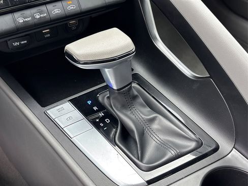 Used 2021 Hyundai Elantra SEL image 31