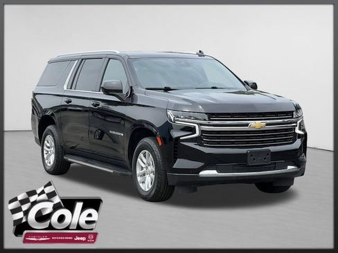 Used 2023 Chevrolet Suburban LT AWD/4WD image 1