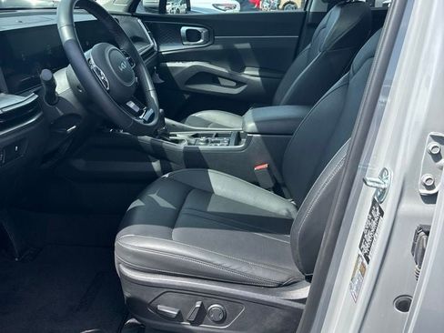 Used 2025 Kia Sorento S w/ Panoramic Sunroof Package FWD image 13