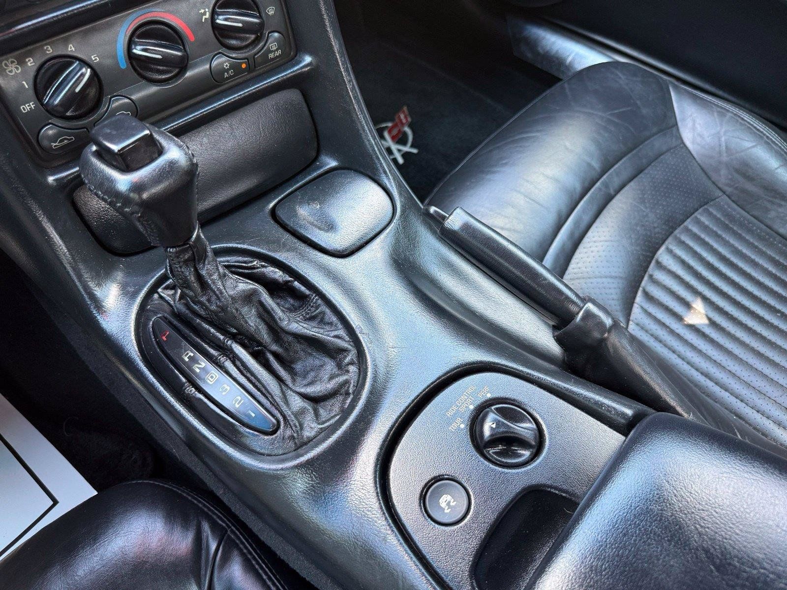 Used 1999 Chevrolet Corvette Convertible RWD image 32