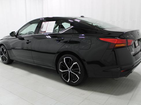 Used 2024 Nissan Altima 2.5 SR FWD image 8