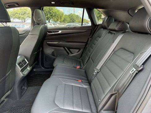 Used 2026 Volkswagen Atlas Cross Sport SEL R-Line AWD/4WD image 23