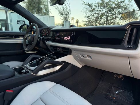 Certified 2025 Porsche Cayenne GTS image 24