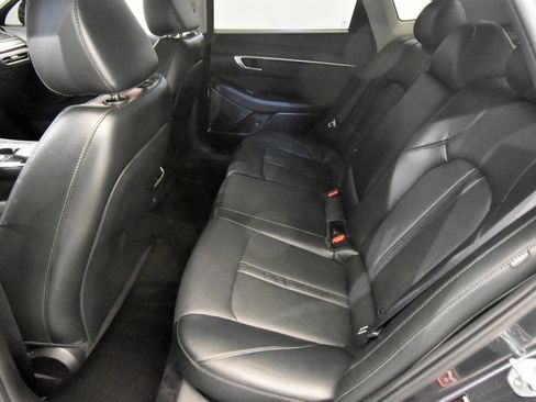 Used 2020 Hyundai Sonata Limited w/ Preferred Accessory Package FWD image 16