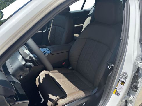 New 2026 BMW 550e xDrive 550e xDrive image 21