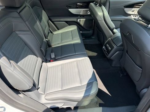 New 2026 Lincoln Nautilus Reserve AWD/4WD image 16