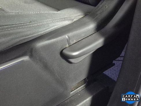 Used 2021 Chevrolet Silverado 2500 Custom w/ Custom Value Package image 15