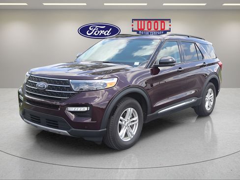 Used 2023 Ford Explorer XLT w/ Equipment Group 202A AWD/4WD image 7