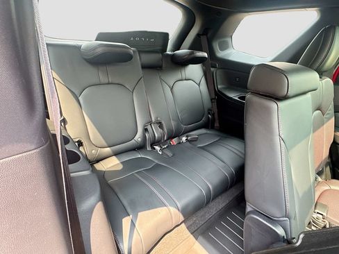 Used 2025 Honda Pilot Black Edition image 28