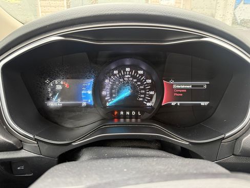 Used 2020 Ford Fusion SE w/ Equipment Group 151A FWD image 18