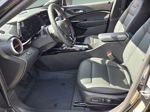 New 2026 Chevrolet Trax RS w/ Sunroof Package FWD image 9