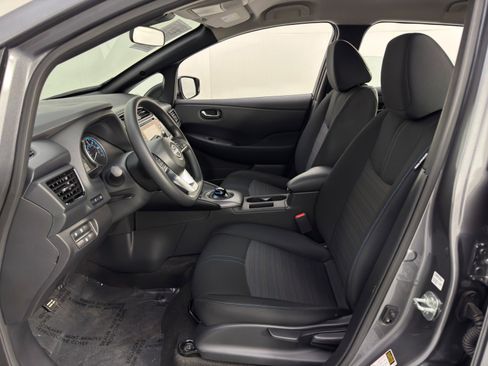 Used 2025 Nissan Leaf S image 15
