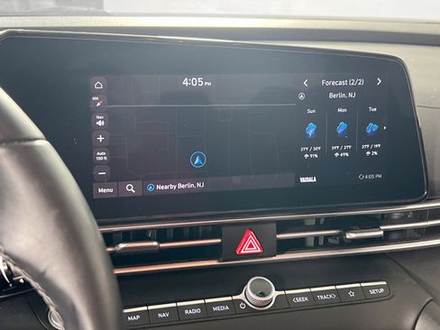 Used 2023 Hyundai Elantra SEL w/ Convenience Package image 13