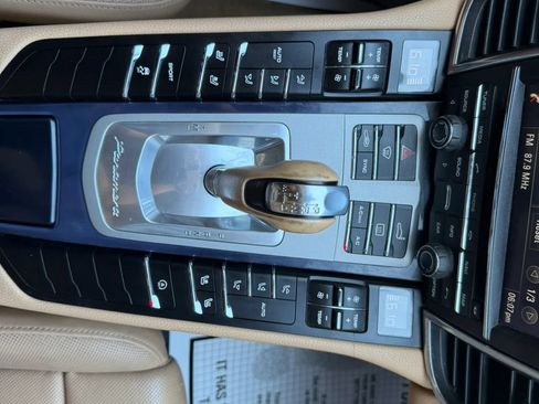 Used 2014 Porsche Panamera RWD image 31