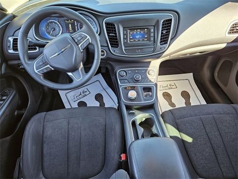 Used 2016 Chrysler 200 Limited image 8
