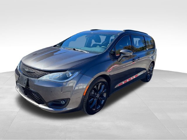 Used 2020 Chrysler Pacifica Limited FWD image 2