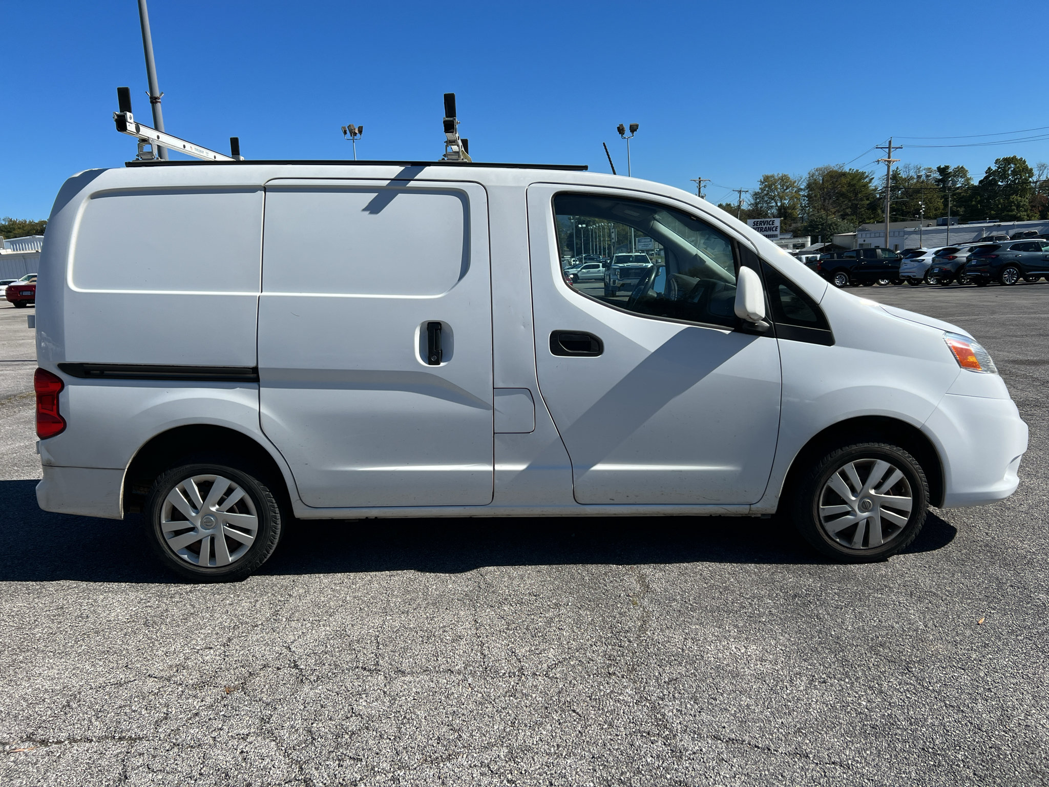 Used 2020 Nissan NV200 SV FWD image 2