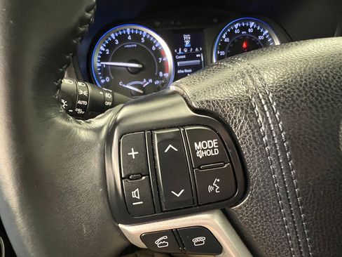 Used 2016 Toyota Highlander XLE image 17