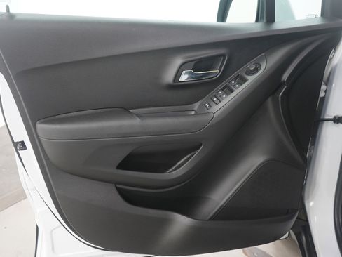 Used 2015 Chevrolet Trax LS image 20