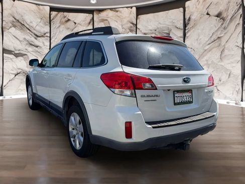 Used 2011 Subaru Outback 2.5i Premium AWD/4WD image 8