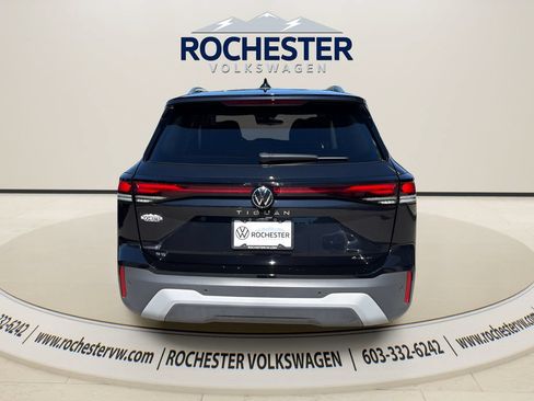 Used 2026 Volkswagen Tiguan SE AWD/4WD image 5