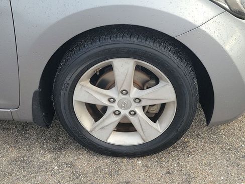 Used 2013 Hyundai Elantra GLS w/ Preferred Pkg image 20