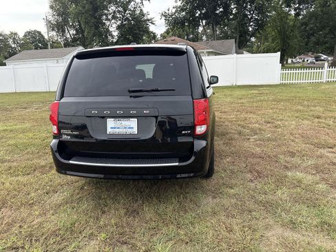 Used 2020 Dodge Grand Caravan SXT FWD image 6