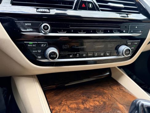 Used 2019 BMW 530i xDrive AWD/4WD image 40
