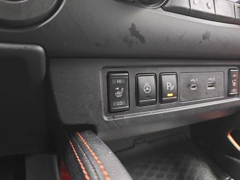 Used 2025 Nissan Frontier Pro-X w/ Pro Convenience Package image 32