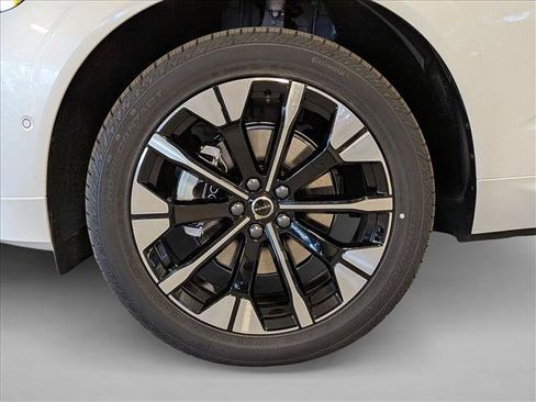 Used 2026 Volvo XC60 B5 Plus w/ Climate Package AWD/4WD image 11