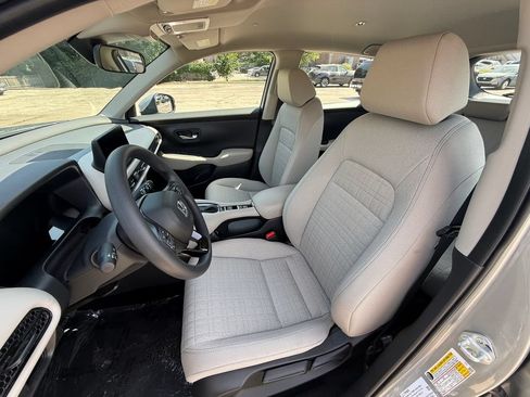Used 2025 Honda HR-V LX image 10